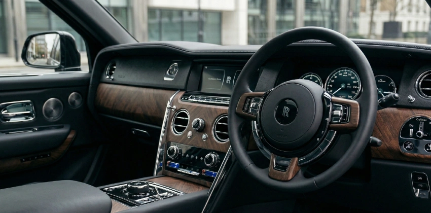 Rolls Royce Cullinan Front